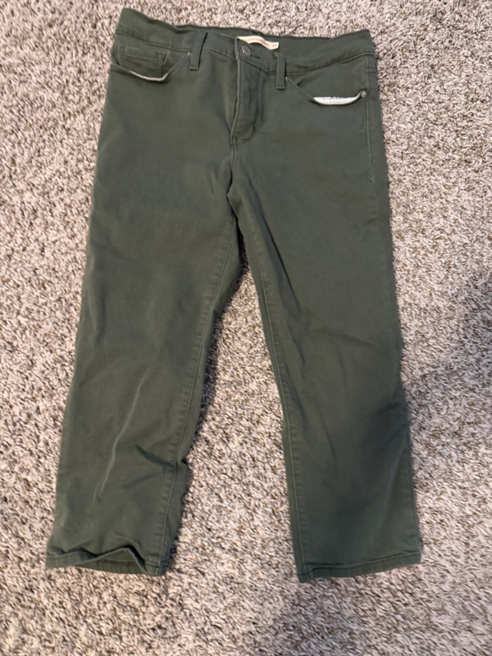 Levi's Women's Olive Green Capri Pants - Five Pocket Style